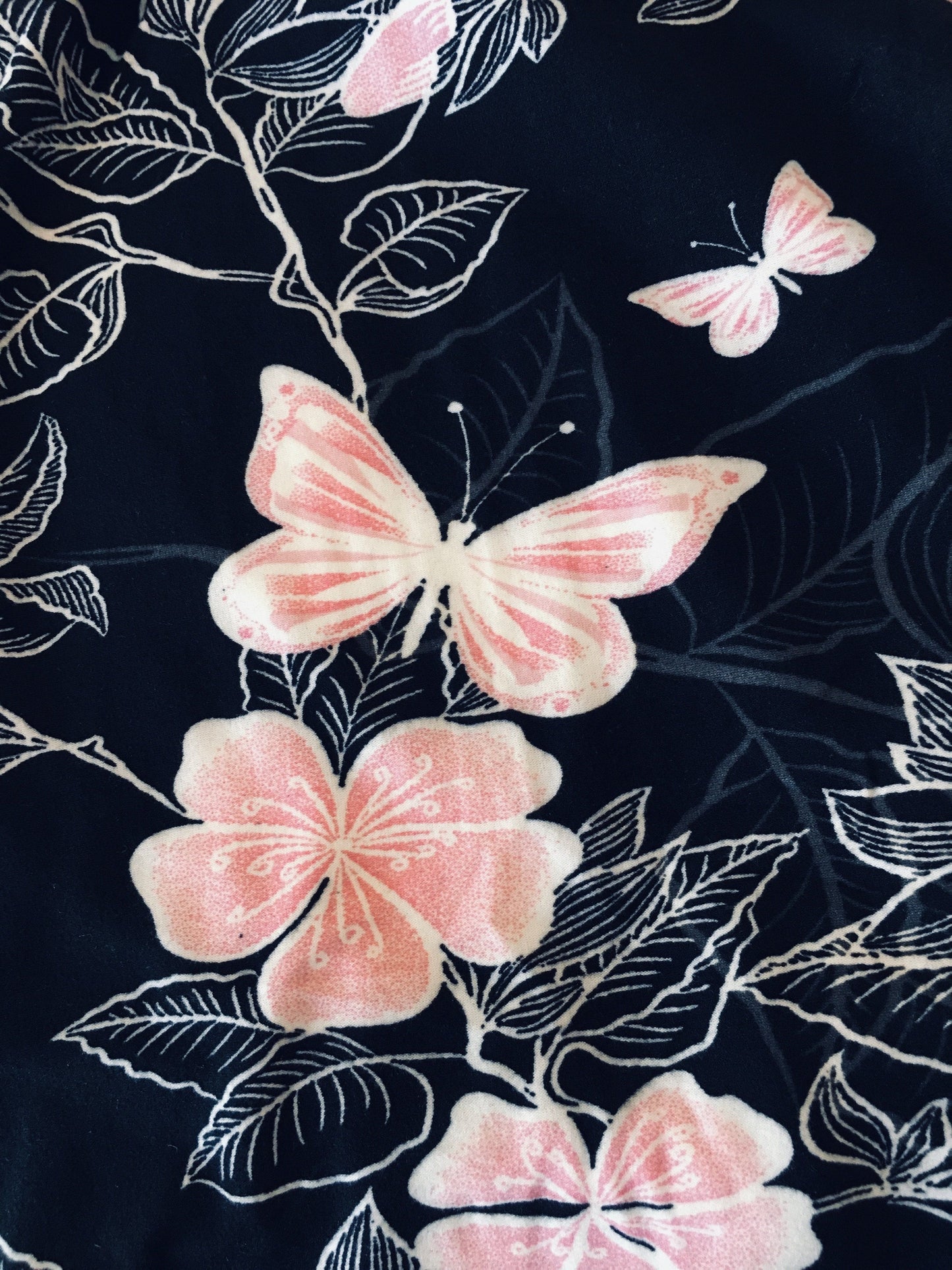 Womenβs Pink Butterfly Leggings Leggings MomMe and More