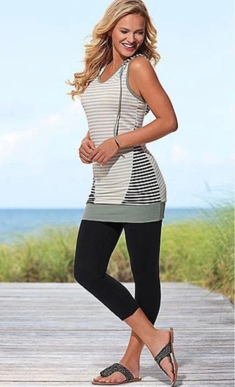 Women's Sport Outfit: mélange tank top + black Capri trousers | Begood.store